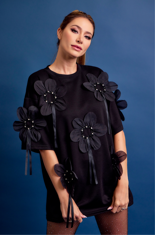 NICOLE FLORAL APPLIQUE OVERSIZED T-SHIRT_Black