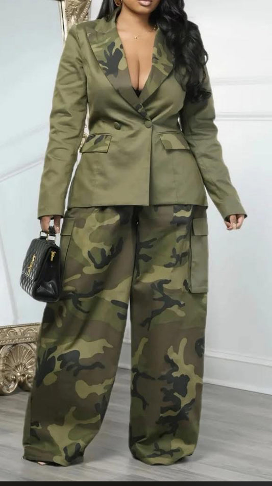 The Men All Paused Camo 2pc Pants Set