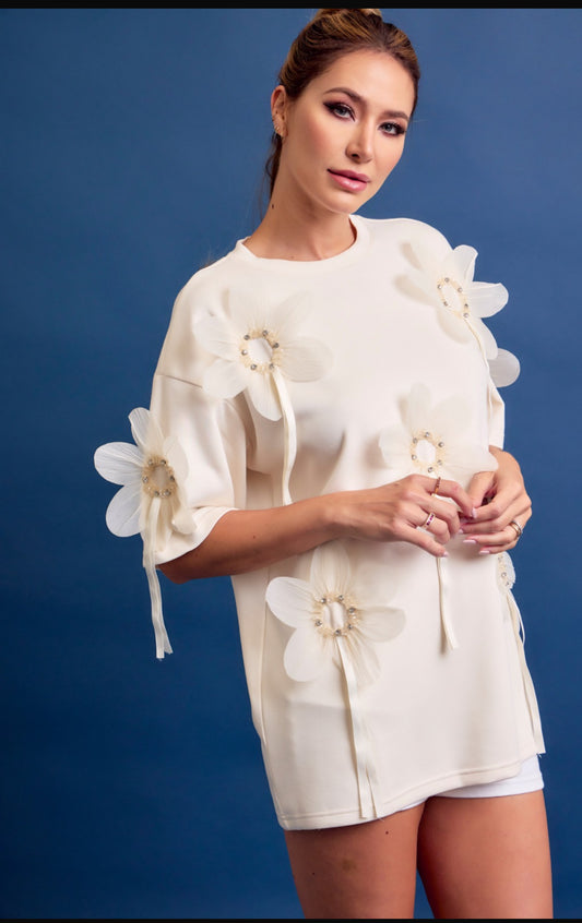 NICOLE FLORAL APPLIQUE OVERSIZED T-SHIRT_ Off White